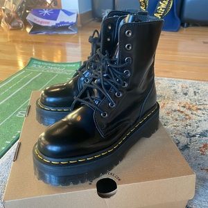 Dr. Martens Jadon Boot